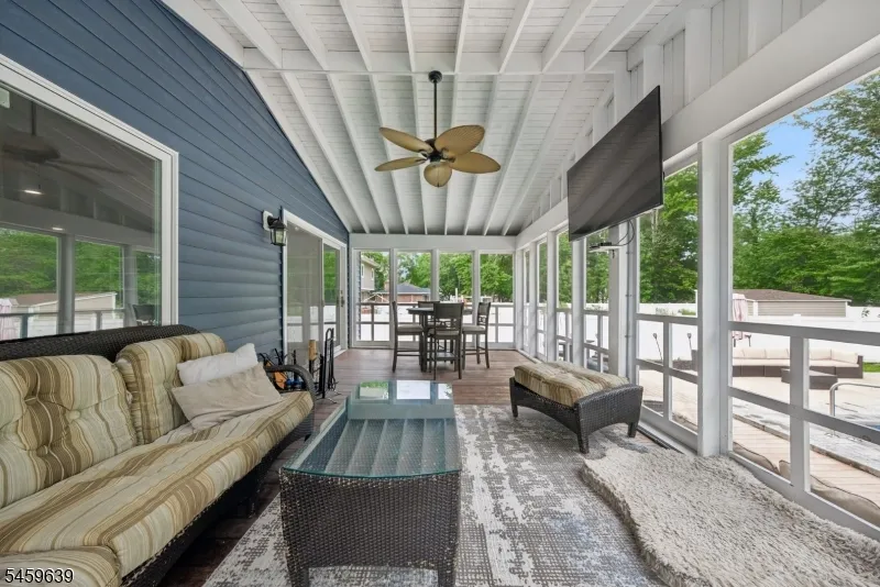 41 Carlos Dr Fairfield, NJ 07004