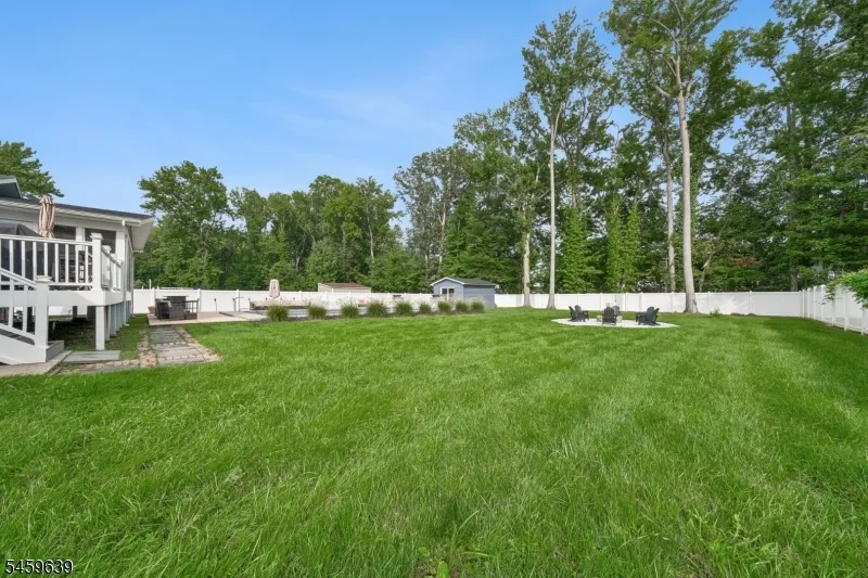 41 Carlos Dr Fairfield, NJ 07004