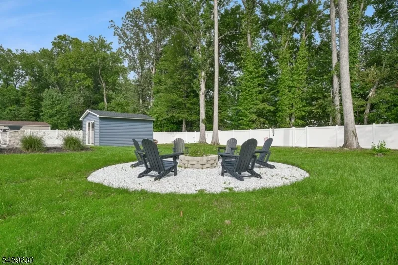 41 Carlos Dr Fairfield, NJ 07004