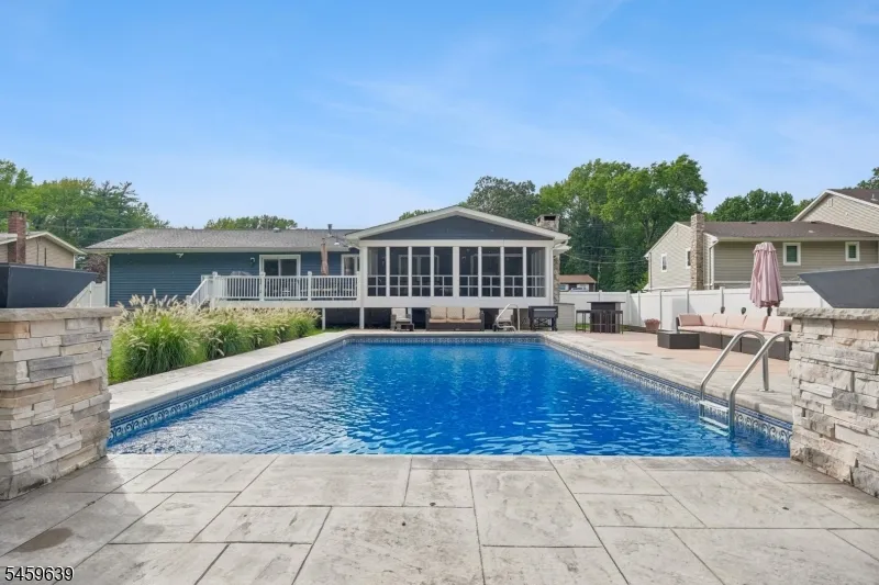 41 Carlos Dr Fairfield, NJ 07004