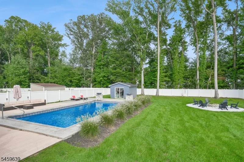 41 Carlos Dr Fairfield, NJ 07004
