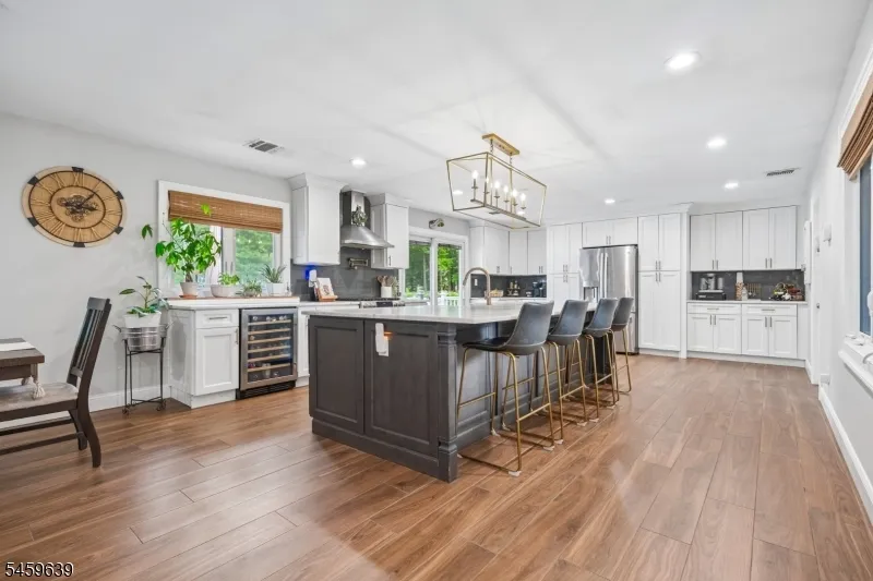 41 Carlos Dr Fairfield, NJ 07004