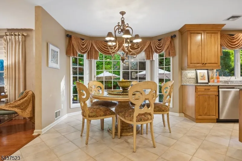 22 Trails End Ct Westfield Town, NJ 07090