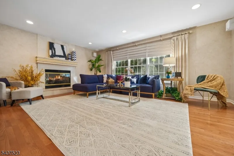 22 Trails End Ct Westfield Town, NJ 07090