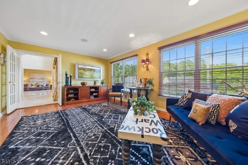 22 Trails End Ct Westfield Town, NJ 07090