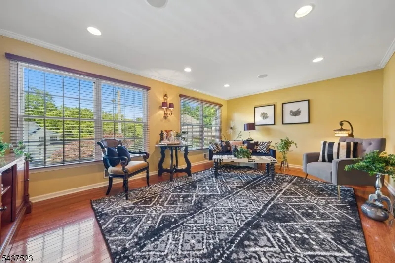 22 Trails End Ct Westfield Town, NJ 07090