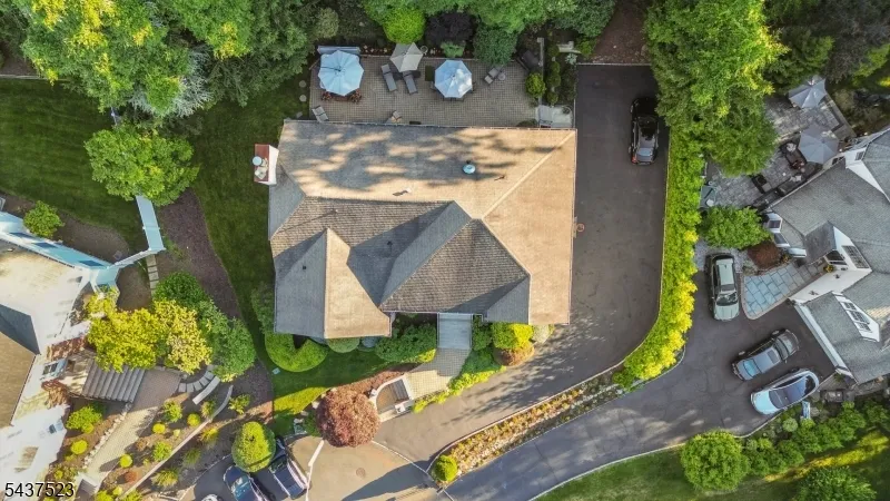 22 Trails End Ct Westfield Town, NJ 07090
