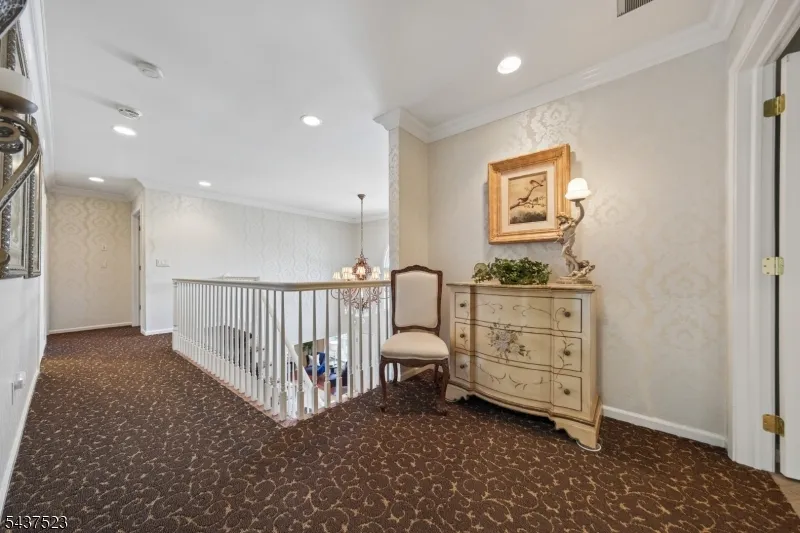 22 Trails End Ct Westfield Town, NJ 07090