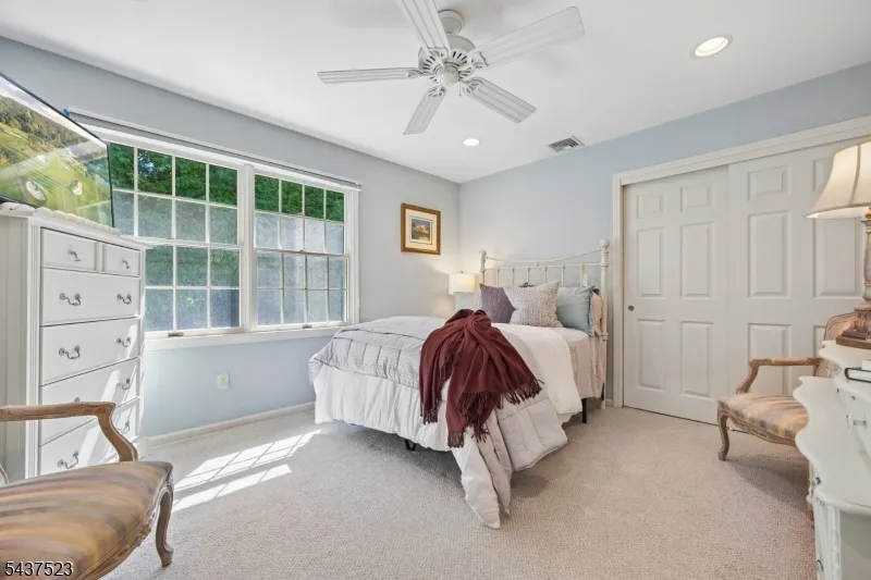 22 Trails End Ct Westfield Town, NJ 07090