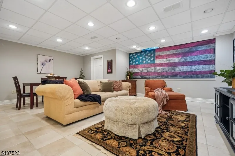 22 Trails End Ct Westfield Town, NJ 07090