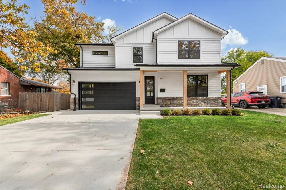 1517 McLean Avenue Royal Oak City, MI 48067