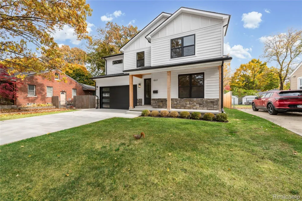 1517 McLean Avenue Royal Oak City, MI 48067