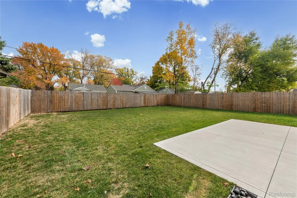 1517 McLean Avenue Royal Oak City, MI 48067