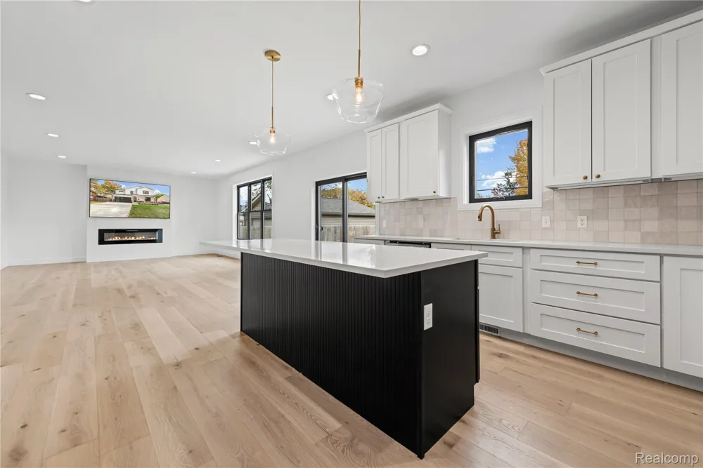 1517 McLean Avenue Royal Oak City, MI 48067
