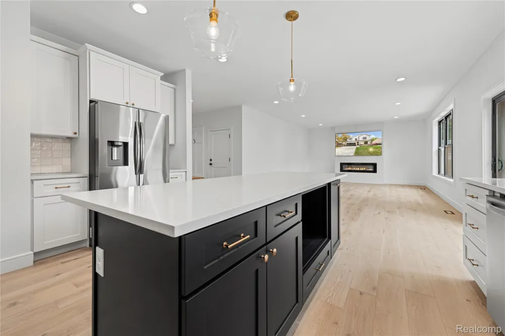 1517 McLean Avenue Royal Oak City, MI 48067
