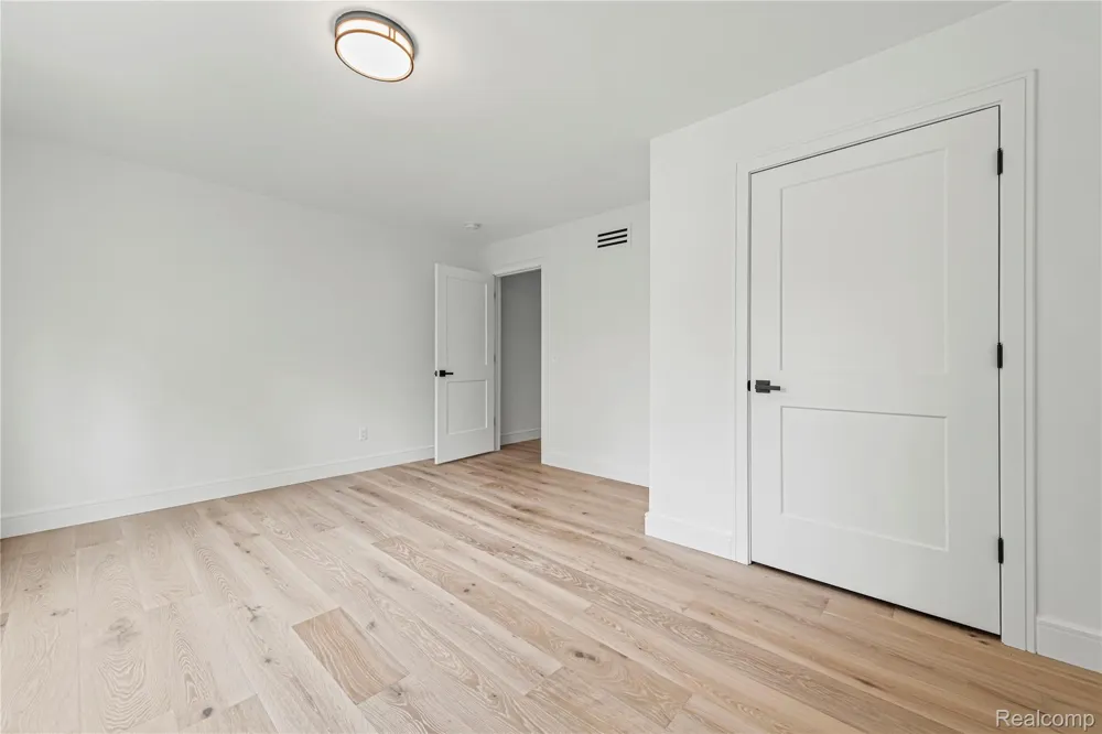 1517 McLean Avenue Royal Oak City, MI 48067