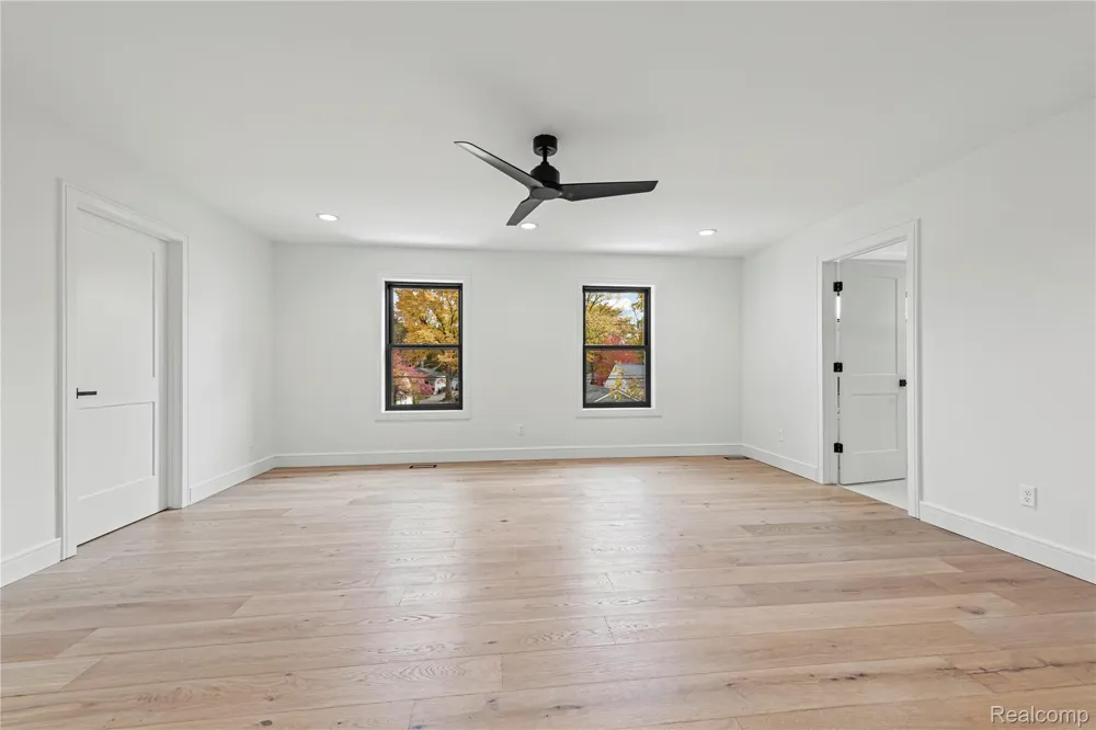 1517 McLean Avenue Royal Oak City, MI 48067