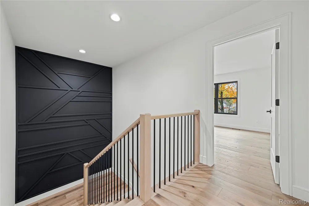 1517 McLean Avenue Royal Oak City, MI 48067