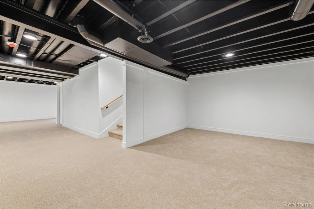 1517 McLean Avenue Royal Oak City, MI 48067