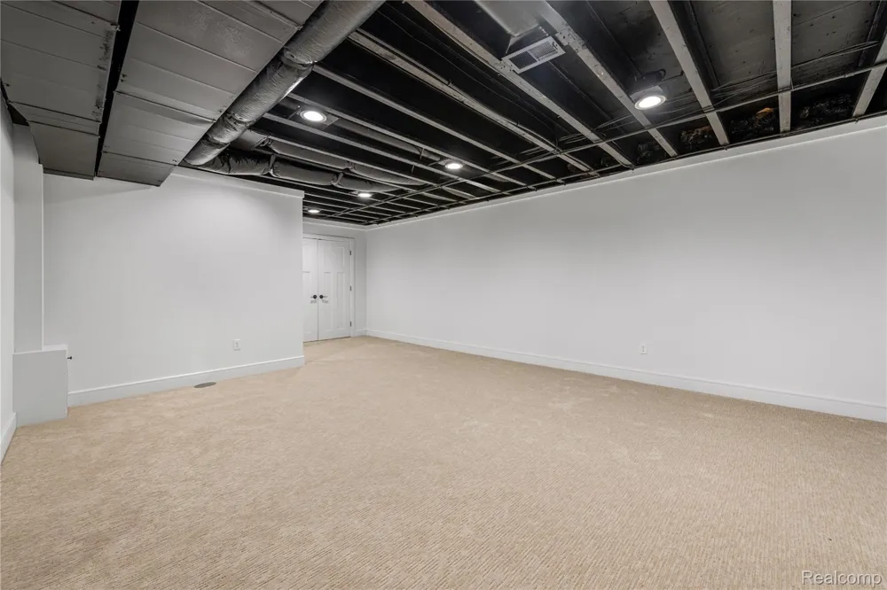 1517 McLean Avenue Royal Oak City, MI 48067