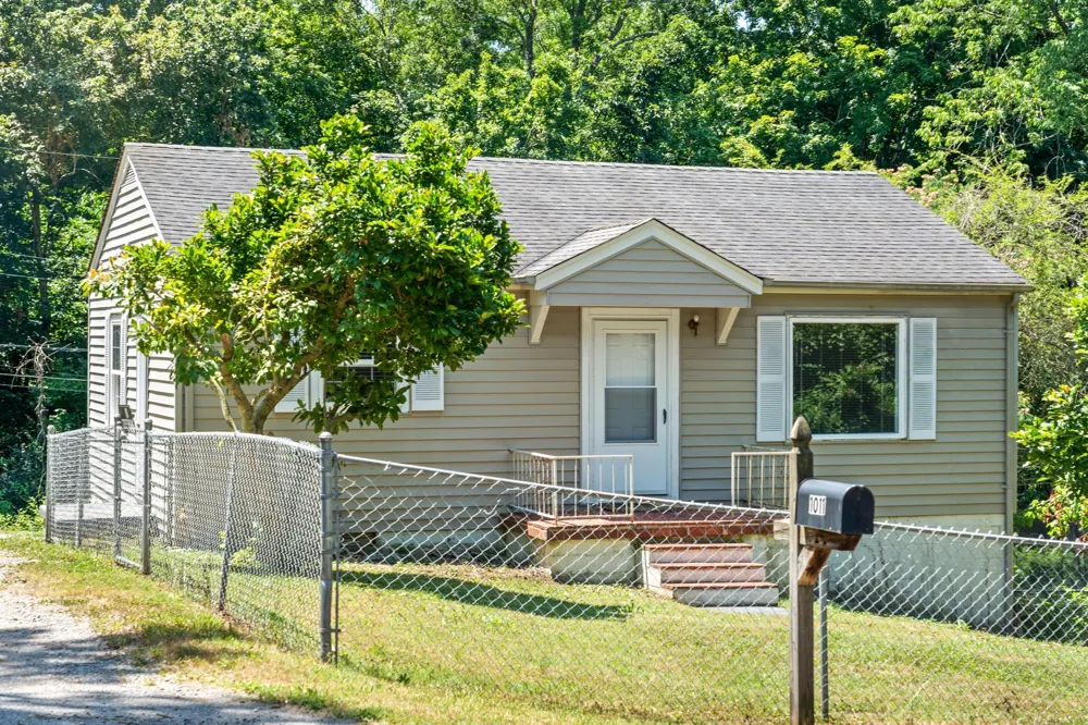 1011 Buck Dr Clarksville, TN 37040