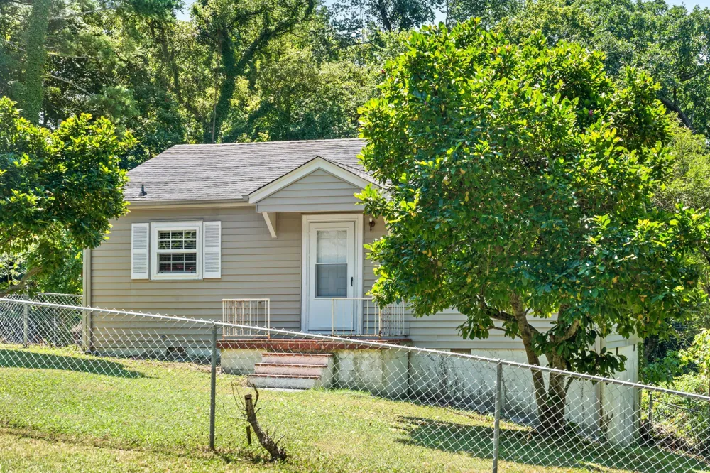 1011 Buck Dr Clarksville, TN 37040