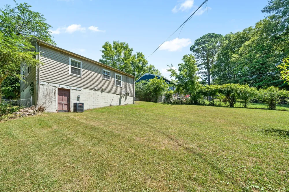 1011 Buck Dr Clarksville, TN 37040