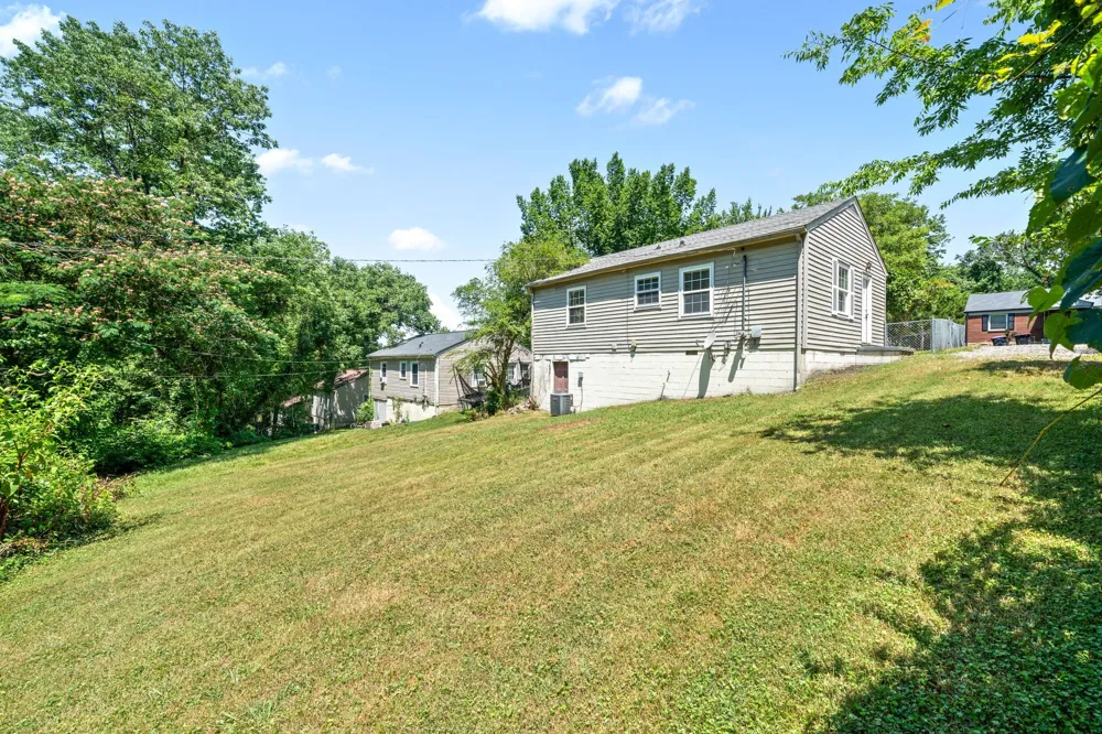 1011 Buck Dr Clarksville, TN 37040