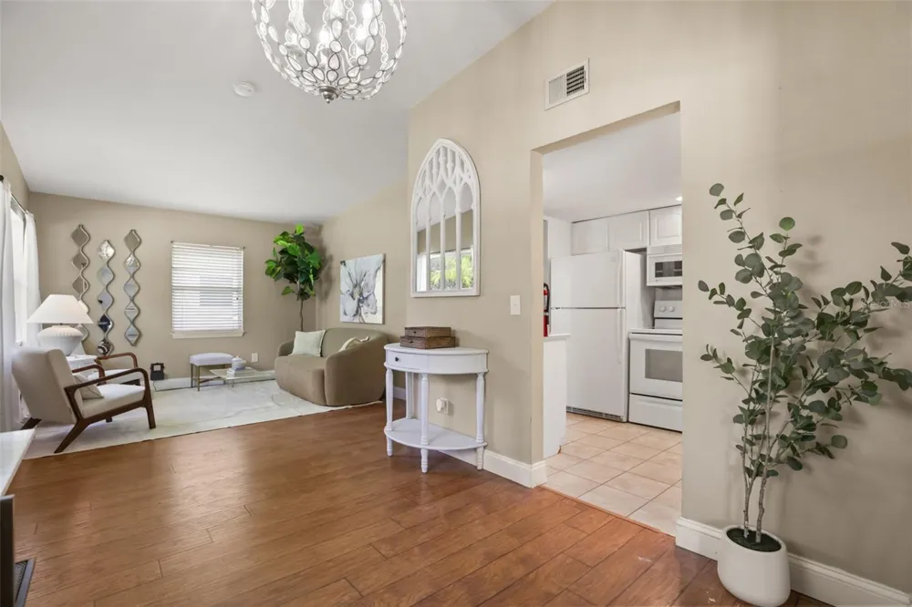 520 OAKHURST STREET Altamonte Springs, FL 32701