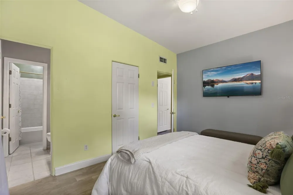 520 OAKHURST STREET Altamonte Springs, FL 32701