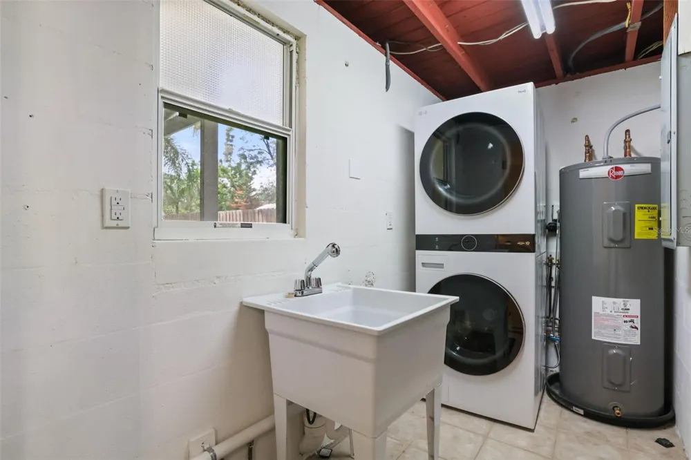 520 OAKHURST STREET Altamonte Springs, FL 32701