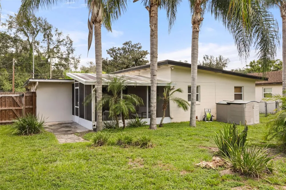 520 OAKHURST STREET Altamonte Springs, FL 32701