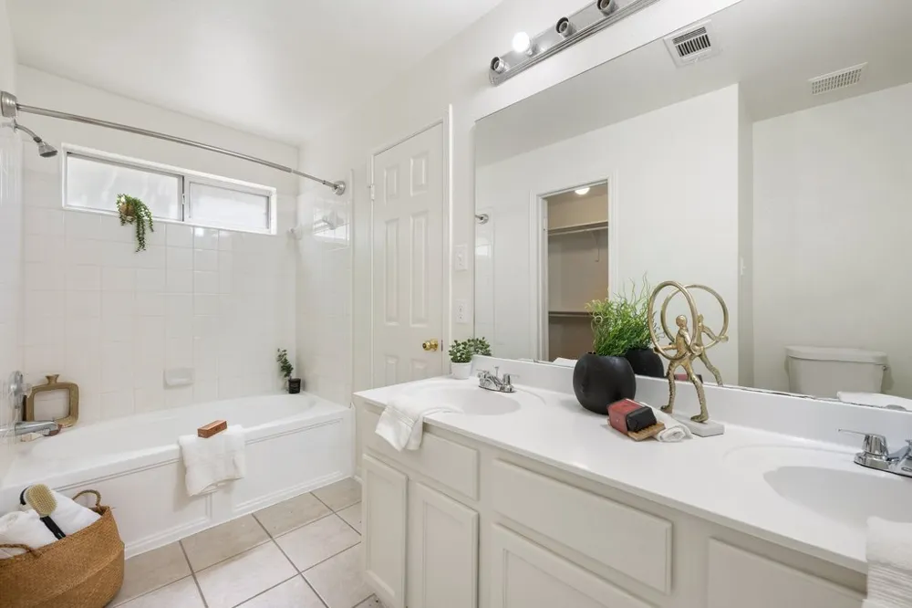 1637 Gaylord Drive Austin, TX 78728