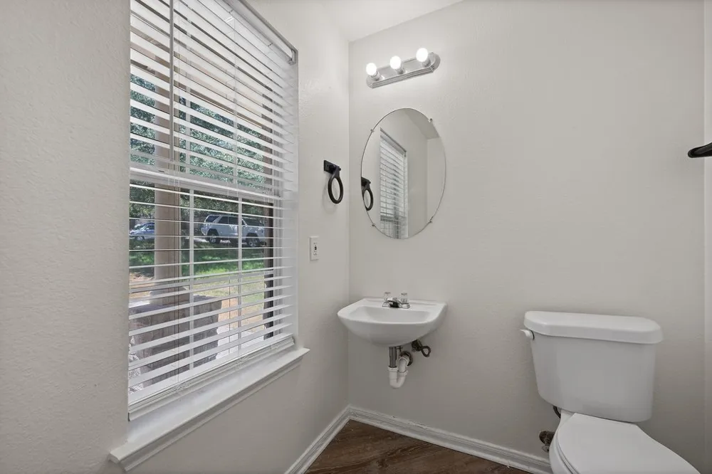 1637 Gaylord Drive Austin, TX 78728
