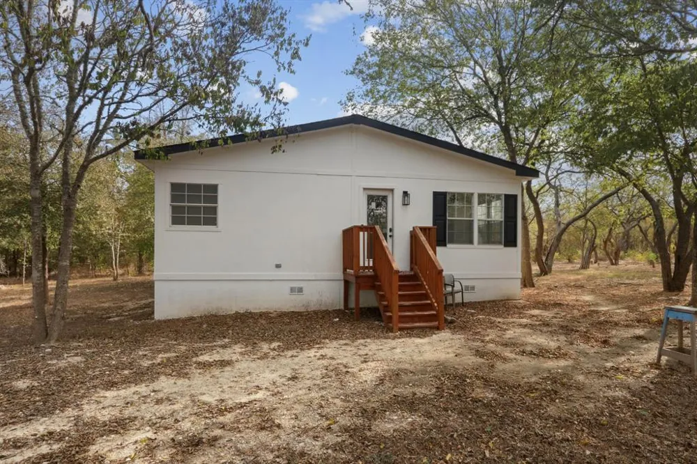 462 Texas Oak Drive Cedar Creek, TX 78612