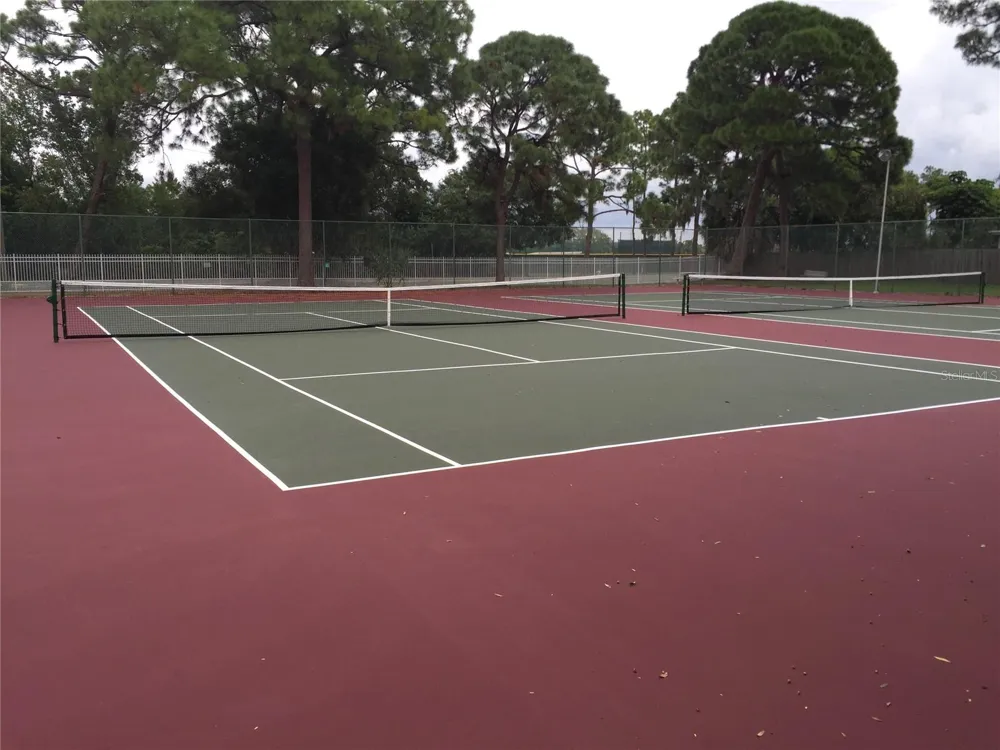 2740 COCONUT BAY LN LANE #3310 (3J) Sarasota, FL 34237