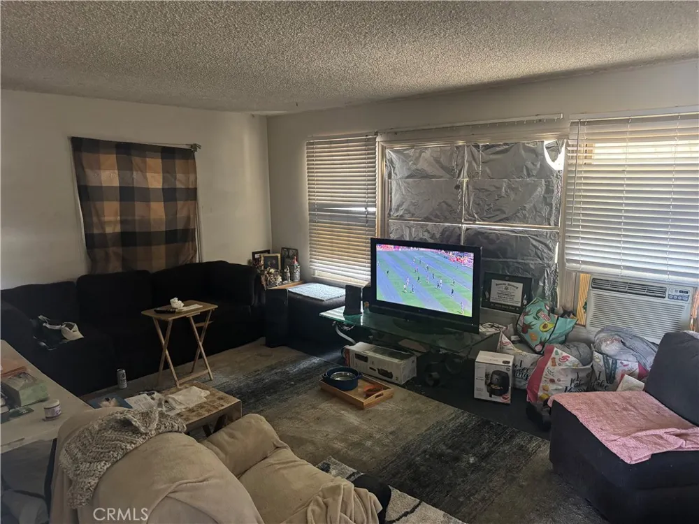 101 W Los Angeles Montebello, CA 90640