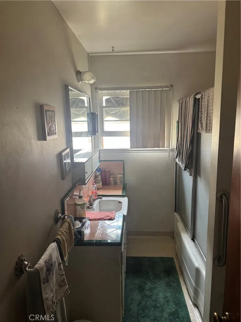 101 W Los Angeles Montebello, CA 90640