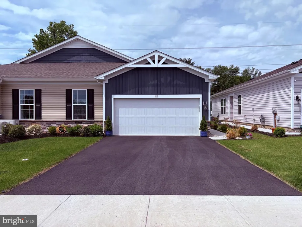 176 DELHAAS CIRCLE Bristol, PA 19007