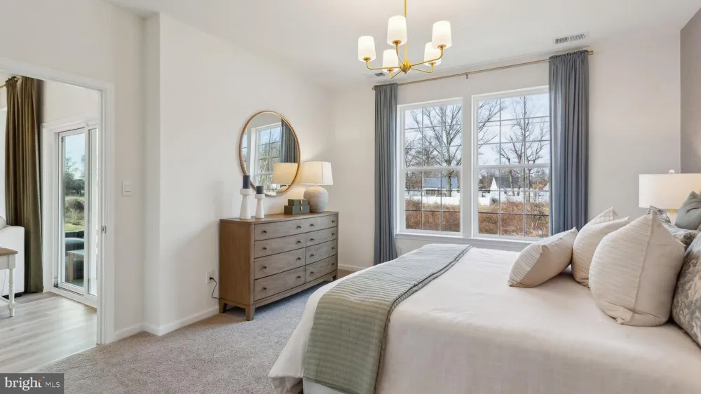 176 DELHAAS CIRCLE Bristol, PA 19007