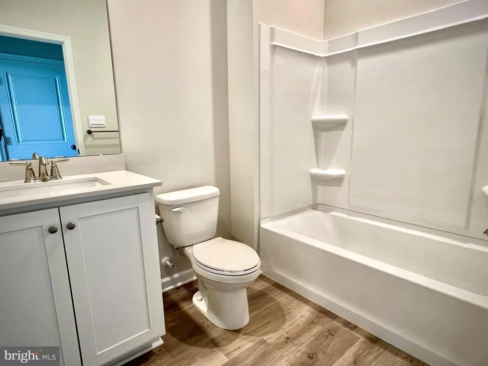 176 DELHAAS CIRCLE Bristol, PA 19007