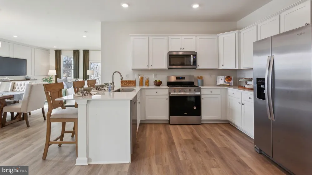 176 DELHAAS CIRCLE Bristol, PA 19007