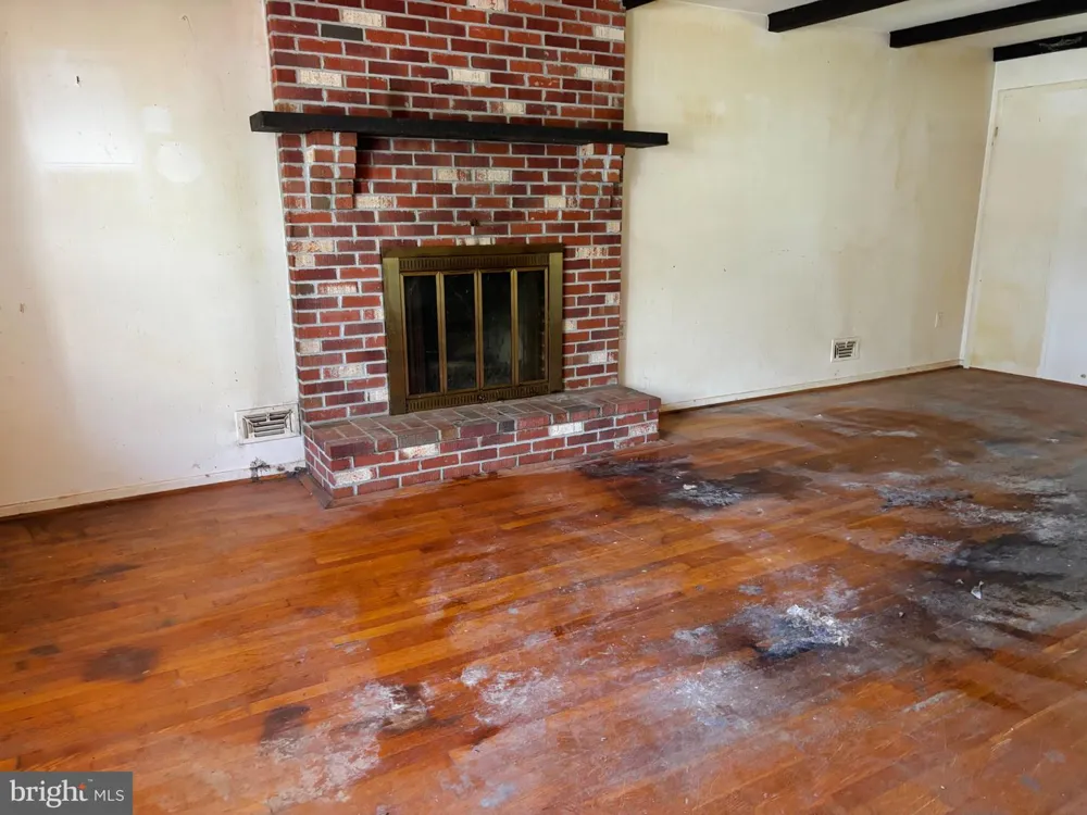 52 GREENMEADOW DRIVE Lutherville Timonium, MD 21093