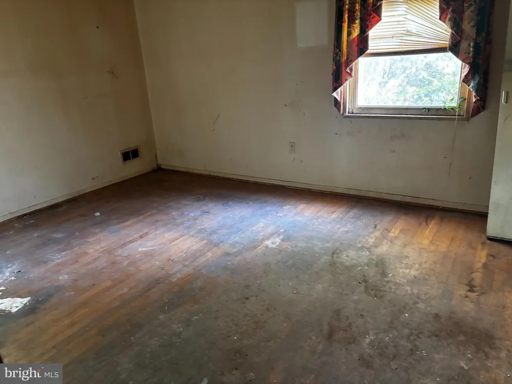 52 GREENMEADOW DRIVE Lutherville Timonium, MD 21093