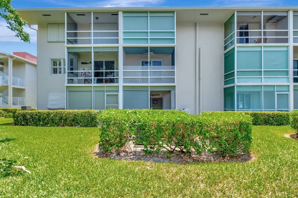 210 Horizon Street E #103 Boynton Beach, FL 33435
