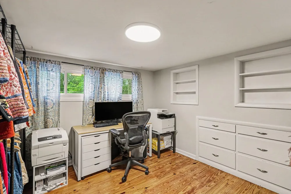170 E 35th Street Holland, MI 49423