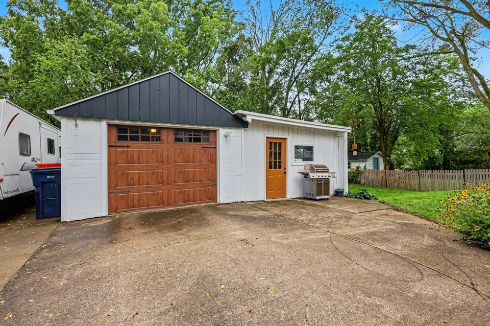 170 E 35th Street Holland, MI 49423