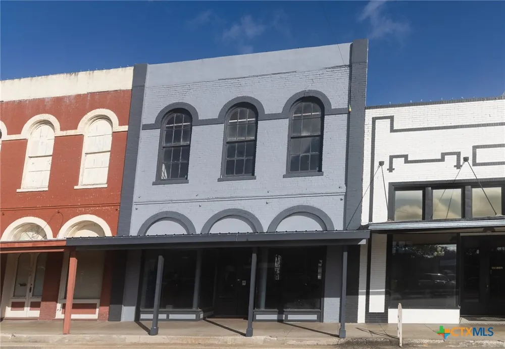 111 E 7th Street Shiner, TX 77984