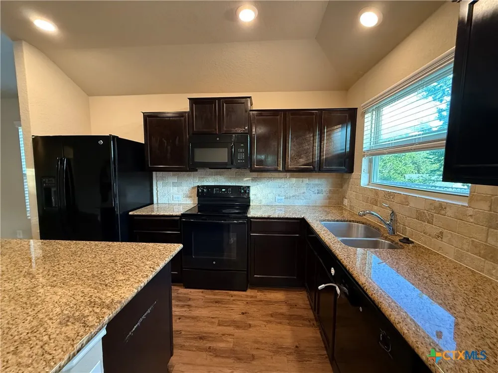 2934 Meadow Ridge New Braunfels, TX 78130