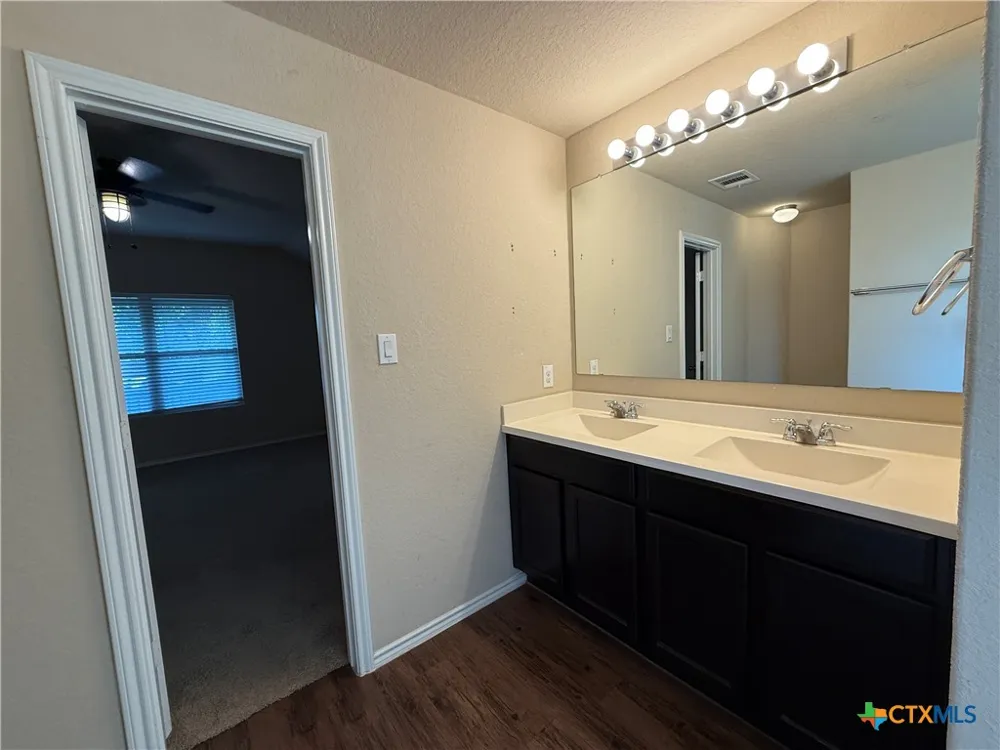 2934 Meadow Ridge New Braunfels, TX 78130